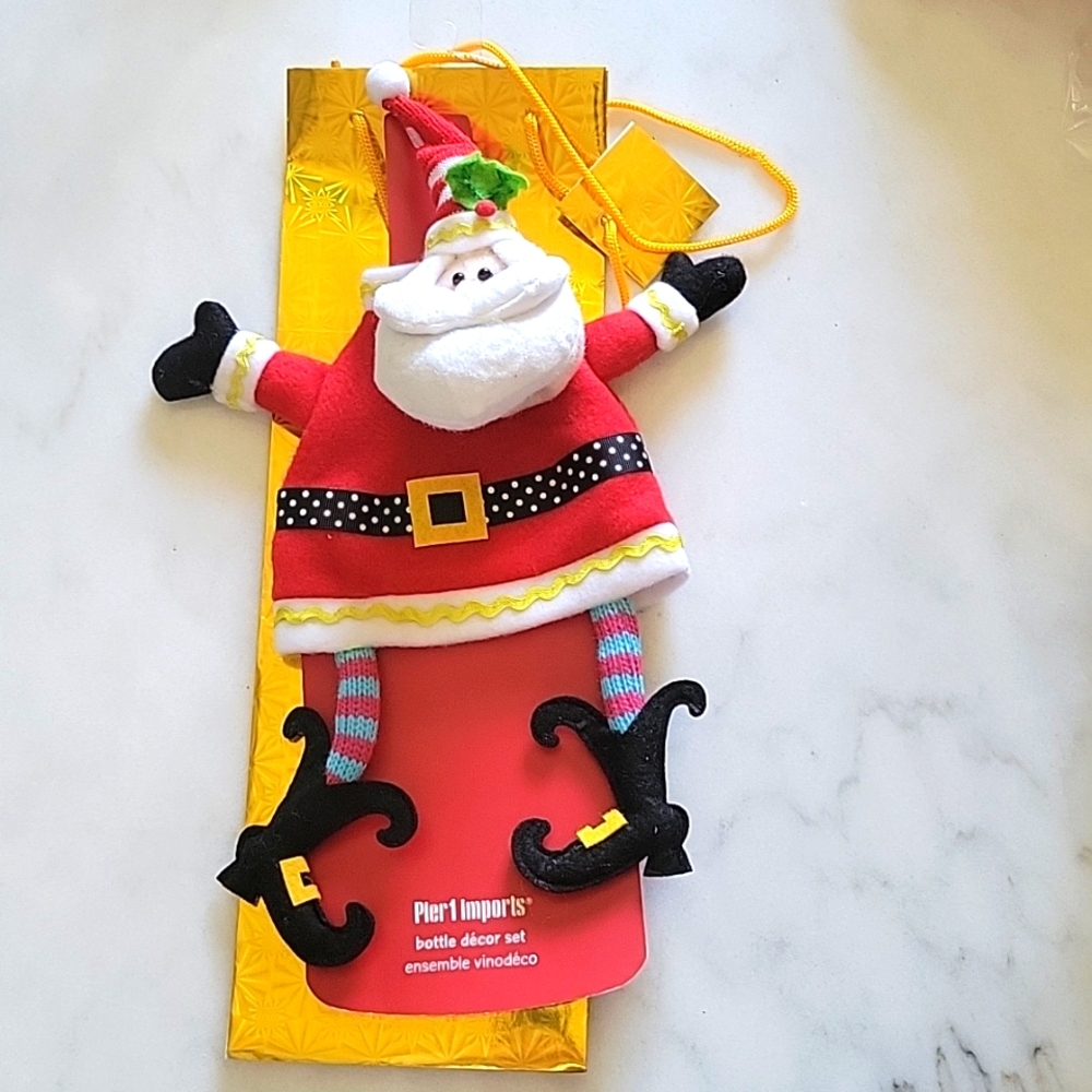 🎄😘Pier One Imports Christmas Wine Bottle Topper Decor Santa Claus Gift Bag 🎄
